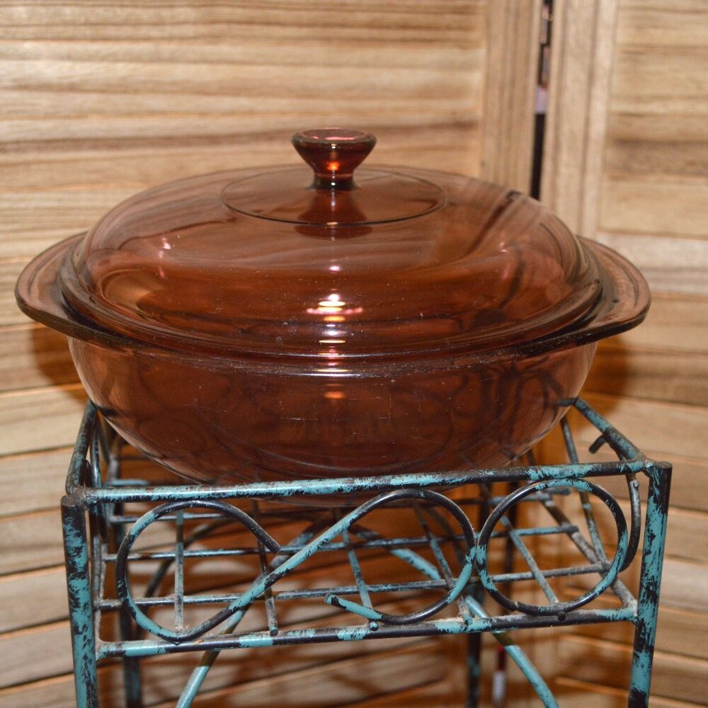 Pyrex Cranberry 2 Qt Covered Casserole Bowl 024